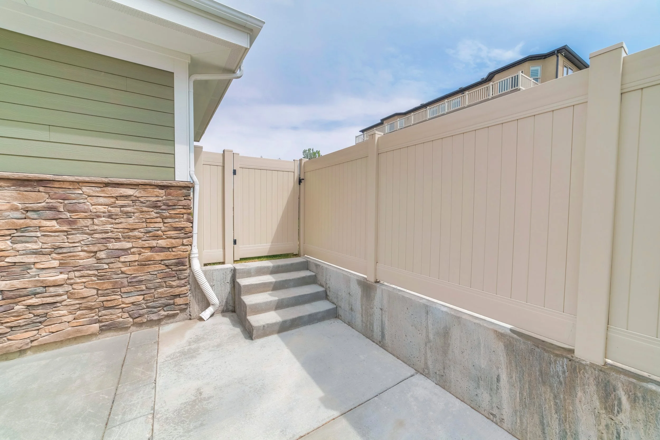 Fences project by Right Hand Home